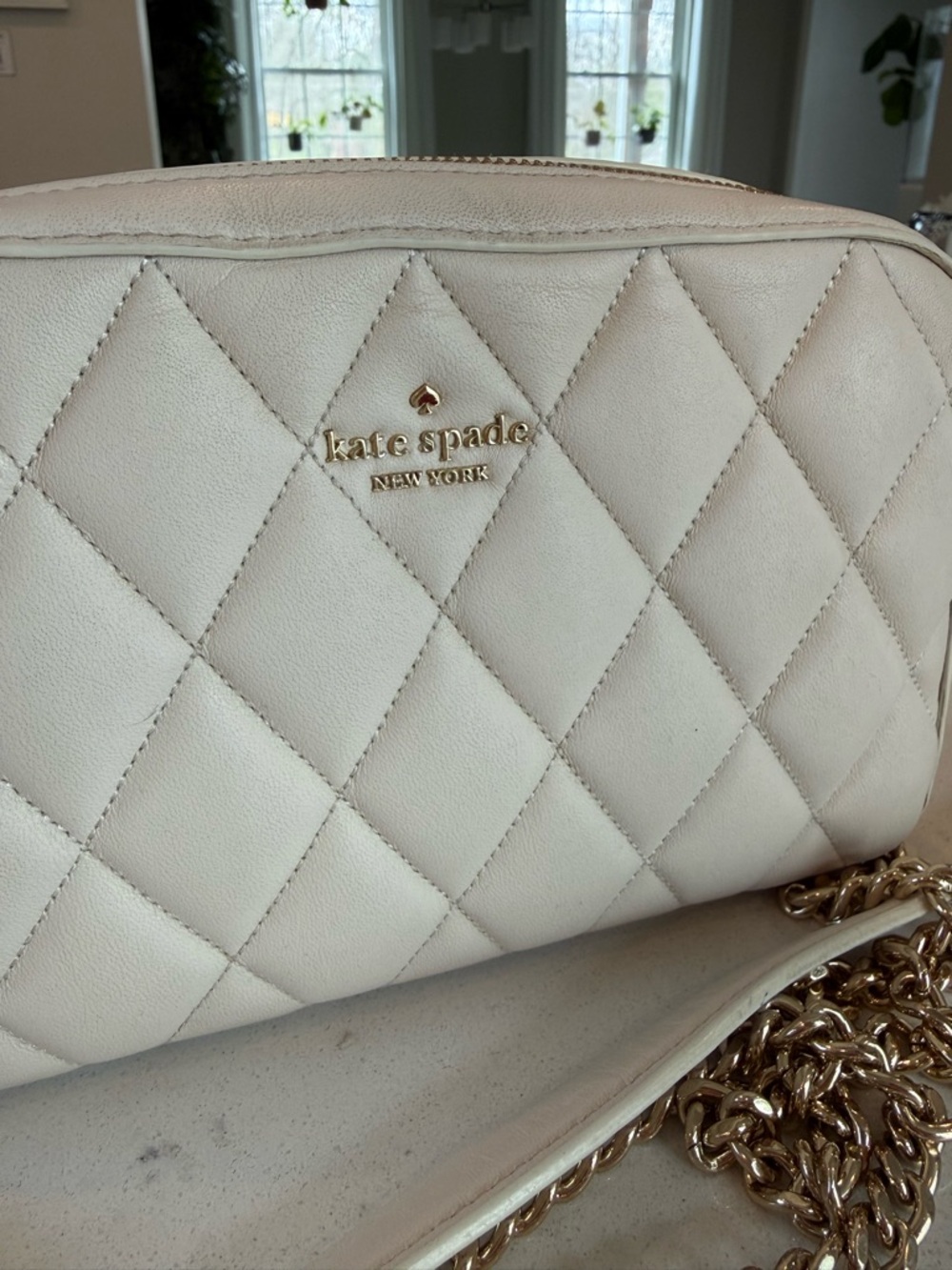 kate ♠️ quilted crossbody with gold chain strap - Picture 7 of 11